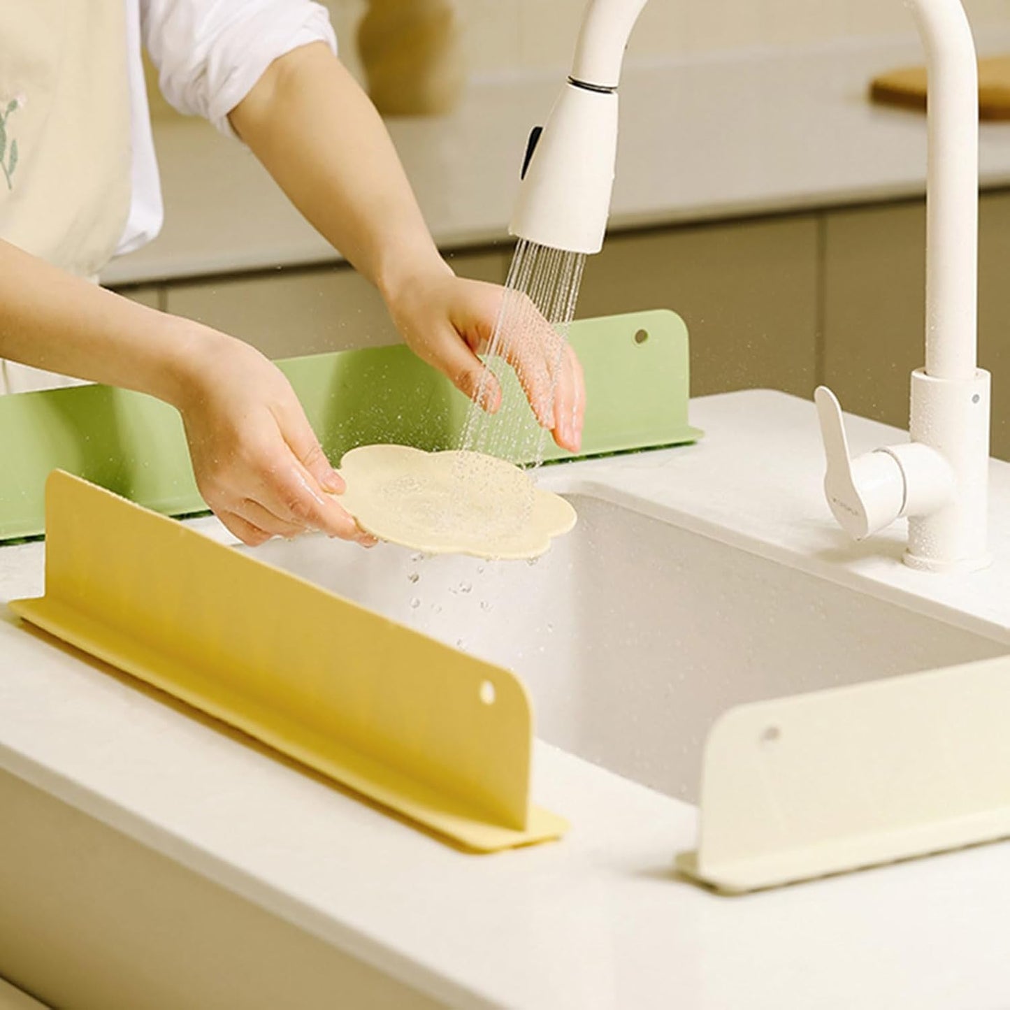 ESHOPYE ™ Kitchen Island Sink Backsplash Guard Lightweight for Sink Bathroom Household Beige