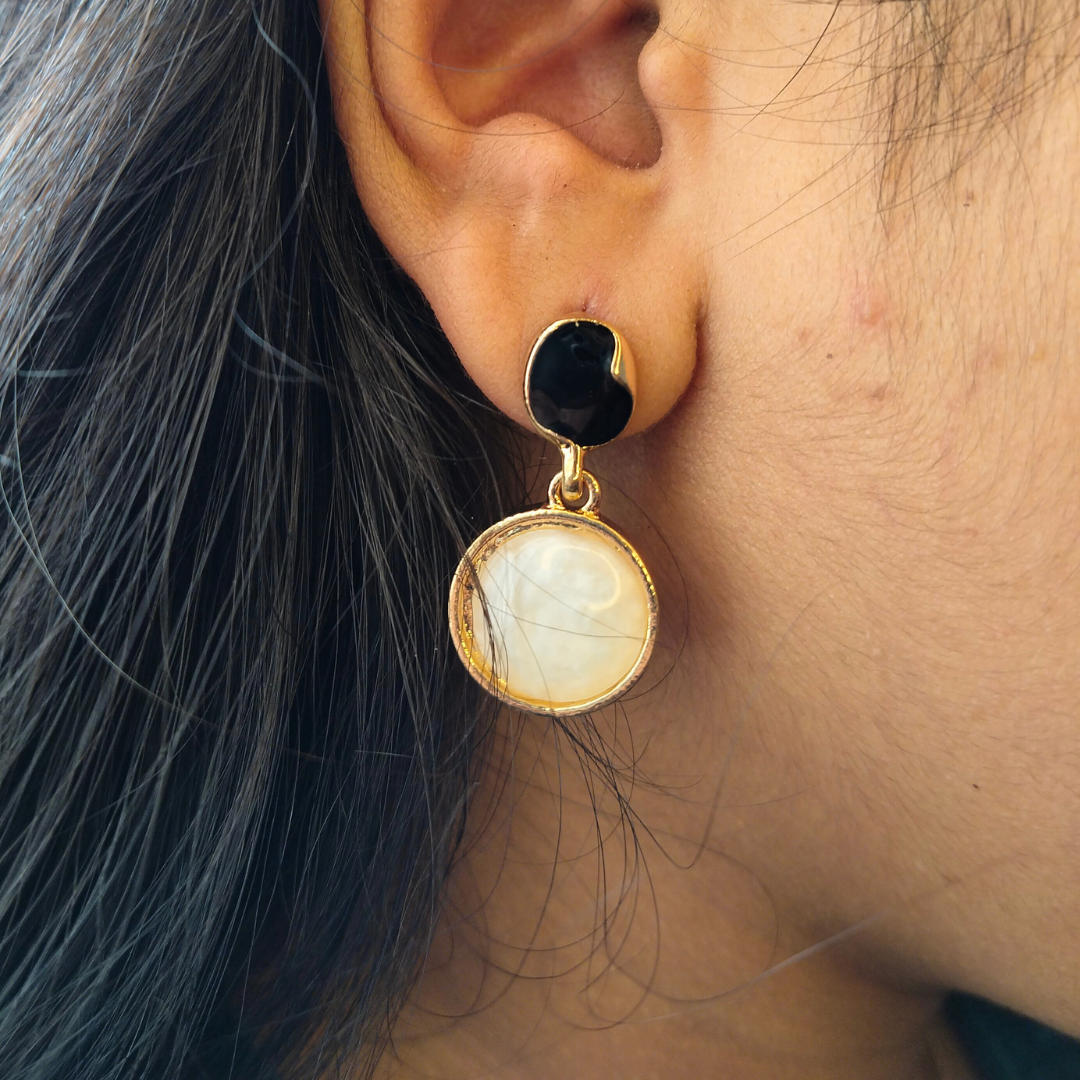 Mon Chéri Dual Tone Drop Earrings – Elegant Black & Pearl White Design