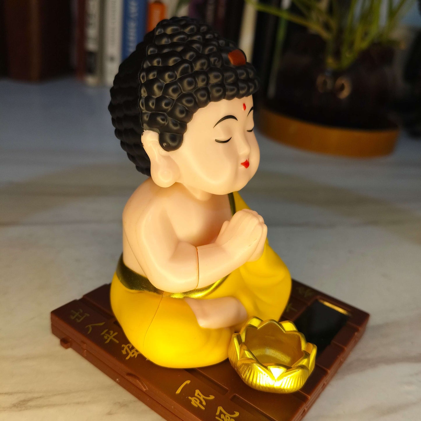 solar powered laughing buddha car dashboard Decor